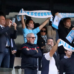 Renaud Muselier, Sophie Tapie, Dominique Tapie, Laurent Tapie - Cérémonie d'hommage à Bernard Tapie au stade Vélodrome à Marseille, France, le 7 octobre 2021. Bernard Tapie, est décédé le 3 octobre 2021 à l'âge de 78 ans, après un combat de quatre ans avec cancer. © Jacovides-Santini/Bestimage