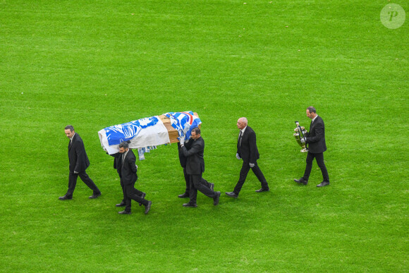 Cérémonie d'hommage à Bernard Tapie au stade Vélodrome à Marseille, France, le 7 octobre 2021. Bernard Tapie, est décédé le 3 octobre 2021 à l'âge de 78 ans, après un combat de quatre ans avec cancer. © Jacovides-Santini/Bestimage 