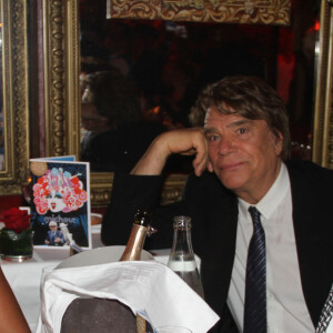 Bernard Tapie avec sa femme Dominique et sa fille Sophie - Michou fête ses 85 ans et les 60 ans de son cabaret à Paris le 20 juin 2016. © Philippe Baldini / Bestimage
