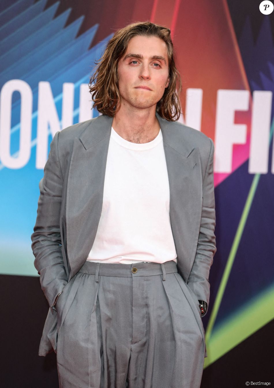 Jack Farthing Première du film Spencer lors du 65e Festival du Film