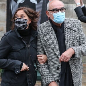 Zazie et Pascal Nègre - Sorties des obsèques de Juliette Gréco en l'église Saint-Germain-des-Prés. Le 5 octobre 2020. © Jacovides-Moreau / Bestimage