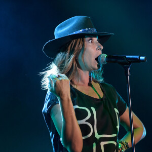 La chanteuse Zazie en concert à Solliès-Pont dans le Var. © Patrick Carpentier / Bestimage