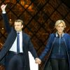 Brigitte et Emmanuel Macron plus amoureux que jamais : "On voit qu'ils se dévorent des yeux"