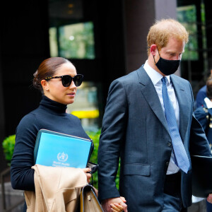 Le prince Harry, duc de Sussex, et sa femme Meghan Markle ont été aperçus dans les rues de New York.