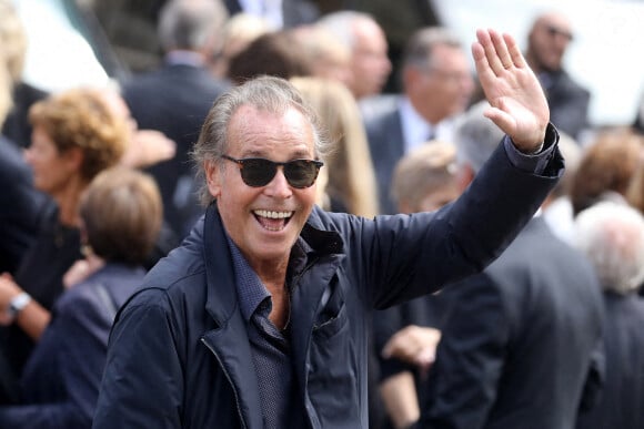 Michel Leeb - Sorties - Obsèques de Jean-Paul Belmondo en l'église Saint-Germain-des-Prés, à Paris le 10 septembre 2021. © Dominique Jacovides / Bestimage 