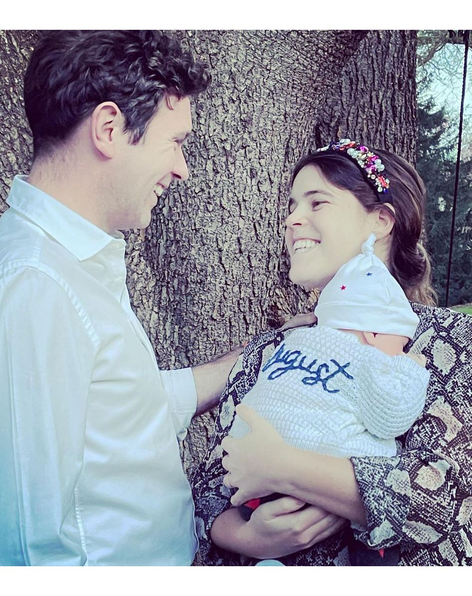 La princesse Eugenie, son mari Jack Brooksbank et leur fils August sur Instagram, 2021.