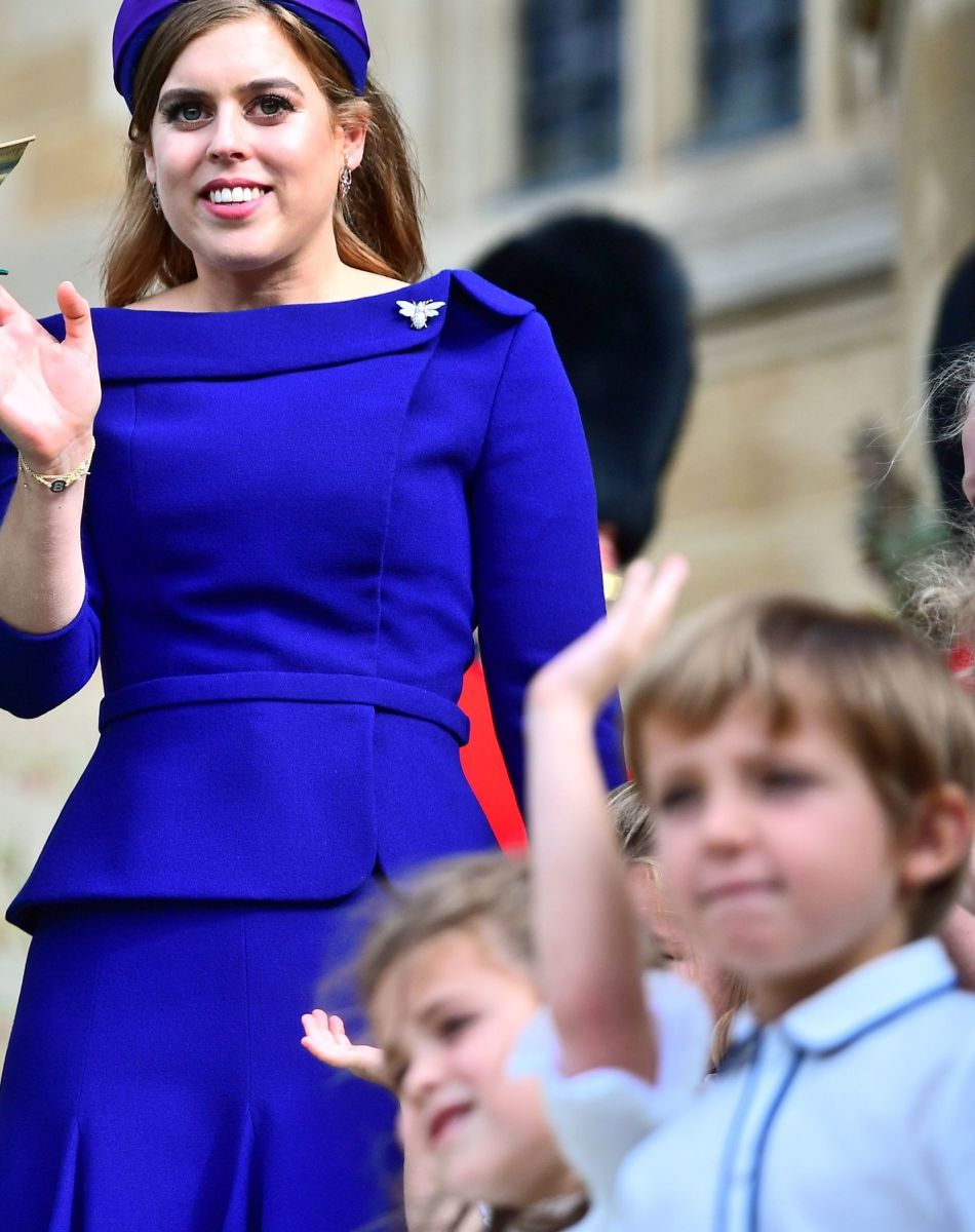 Sarah Ferguson, la princesse Beatrice d'York - Sorties après la cérémonie de mariage de la princesse Eugenie d'York et Jack Brooksbank en la chapelle Saint-George au château de Windsor le 12 octobre 2018.