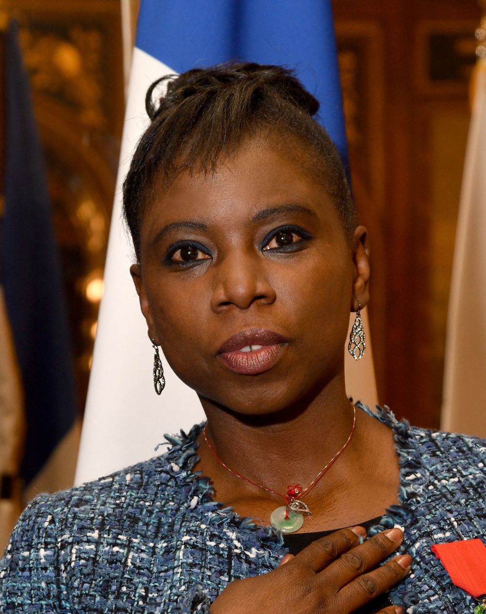 Exclusif - Surya Bonaly a reçu par Christian Estrosi, le maire de Nice, les Insignes de Chevalier dans l'Ordre de la Légion d'Honneur dans les salons du Musée Masséna à Nice le 13 décembre 2019. Née en 1973 à Nice, Surya Bonaly affiche l'un des plus beaux palmarès du patinage artistique français. Surya Bonaly n'a pu retenir quelques larmes lors du discours du maire de Nice. © Bruno Bebert / Bestimage