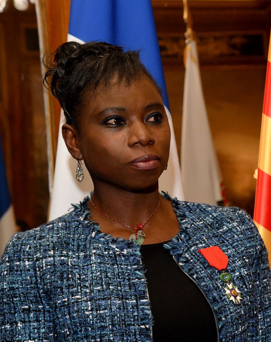 Exclusif - Surya Bonaly a reçu par Christian Estrosi, le maire de Nice, les Insignes de Chevalier dans l'Ordre de la Légion d'Honneur dans les salons du Musée Masséna à Nice le 13 décembre 2019. Née en 1973 à Nice, Surya Bonaly affiche l'un des plus beaux palmarès du patinage artistique français. Surya Bonaly n'a pu retenir quelques larmes lors du discours du maire de Nice. © Bruno Bebert / Bestimage