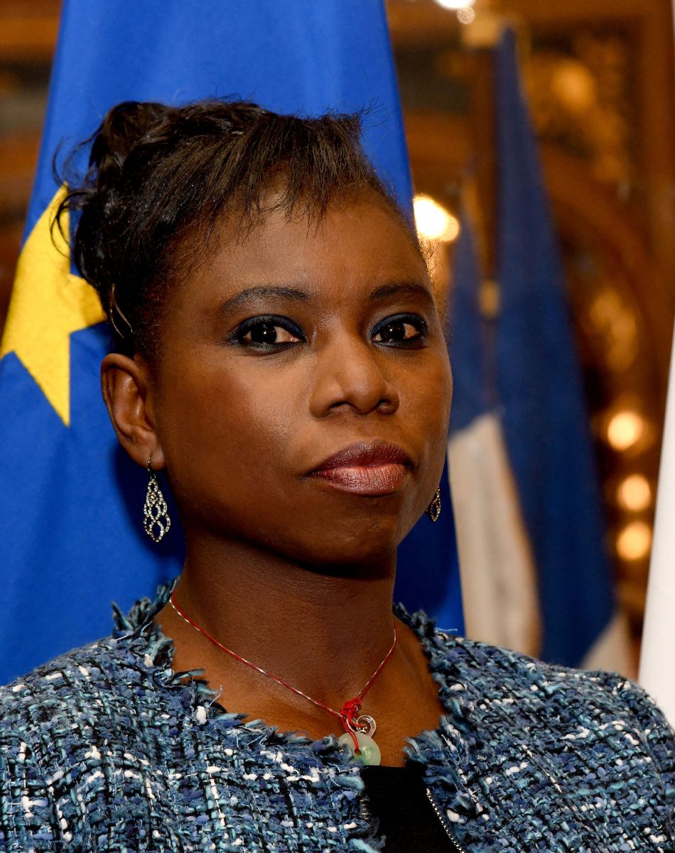 Exclusif - Surya Bonaly a reçu par Christian Estrosi, le maire de Nice, les Insignes de Chevalier dans l'Ordre de la Légion d'Honneur dans les salons du Musée Masséna à Nice le 13 décembre 2019. Née en 1973 à Nice, Surya Bonaly affiche l'un des plus beaux palmarès du patinage artistique français. Surya Bonaly n'a pu retenir quelques larmes lors du discours du maire de Nice. © Bruno Bebert / Bestimage