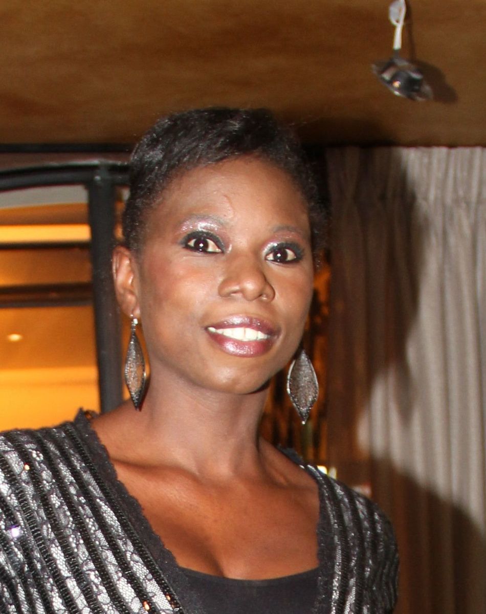 Surya Bonaly - Soiree d'inauguration du bistrot chic "Le Napoleon" sur les Champs-Elysees a Paris le 6 novembre 2013.