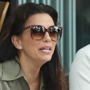 Eva Longoria va dîner avec des amis au restaurant "Baldi" à Beverly Hills, le 28 mai 2021.