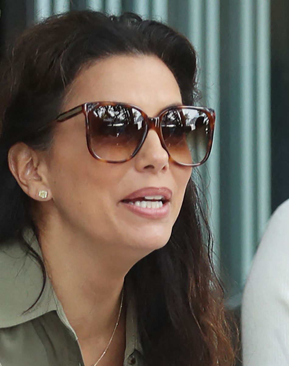 Eva Longoria va dîner avec des amis au restaurant "Baldi" à Beverly Hills, le 28 mai 2021.