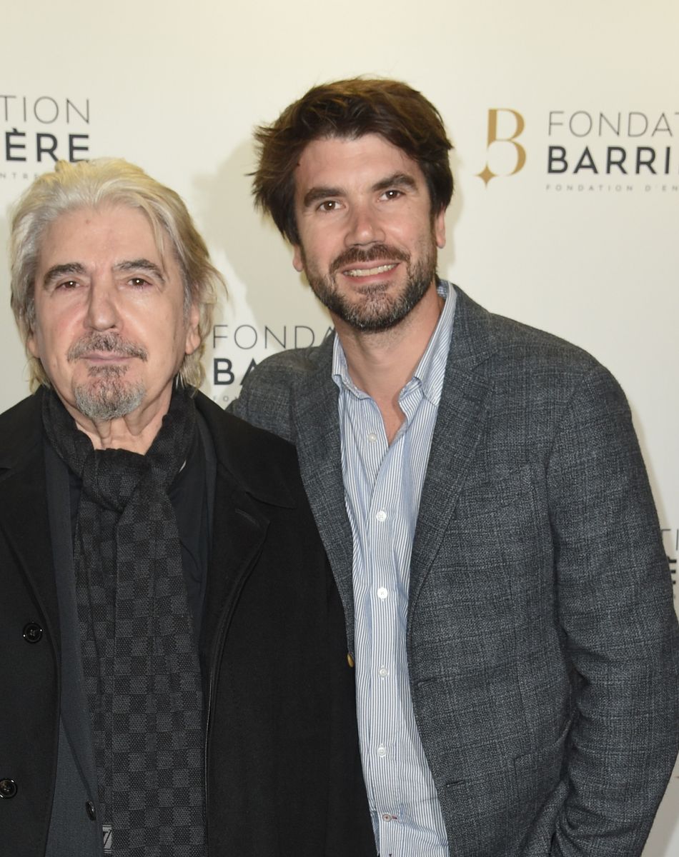 Serge Lama et son fils Frédéric - Remise du prix de La Fondation Barrière pour la pièce "Skorpios Au Loin" au théâtre des Bouffes-Parisiens à Paris, France, le 18 octobre 2018. © Coadic Guirec/Bestimage