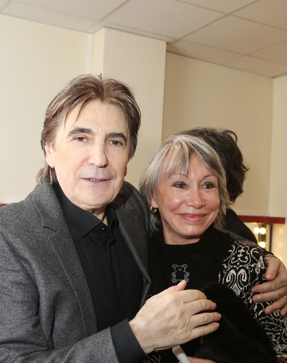 Exclusif - Serge Lama et sa femme Michèle (Chauvier) Lama - Après son second concert au Grand Rex, il a 3 dates, Serge Lama reçoit ses amis dans sa loge du Rex à Paris le 12 Octobre 2013
