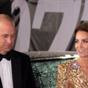 Le prince William, duc de Cambridge, Catherine Kate Middleton, duchesse de Cambridge lors de l'avant-première mondiale du film "James Bond - Mourir peut attendre (No Time to Die)" au Royal Albert Hall à Londres le 28 septembre 2021.