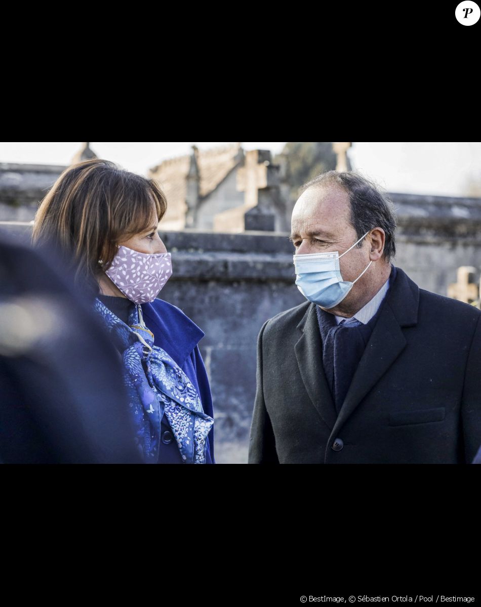 Ségolène Royal, Francois Hollande - Le président se recueille sur la tombe de François Mitterrand, son prédécesseur, à Jarnac, pour les commémorations du 25ème anniversaire de sa mort. Jarnac, le 8 janvier 2021.