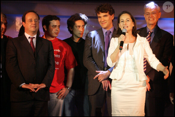 François Hollande, Thomas Hollande, Arnaud Montebourg, et Ségolène Royal lors du deuxième tour des élections présidentielles de 2007