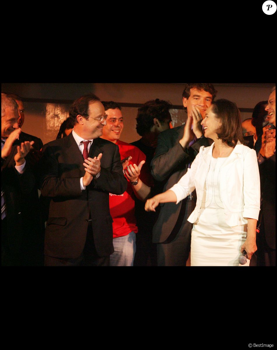 François Hollande, Thomas Hollande, Arnaud Montebourg, et Ségolène Royal lors du deuxième tour des élections présidentielles de 2007