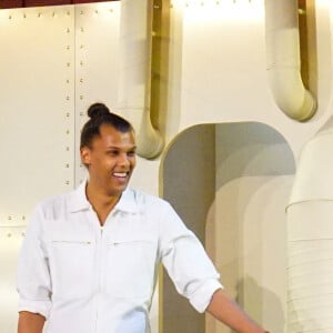 Stromae et sa femme Coralie Barbier - Le chanteur Stromae, sa femme Coralie Barbier (styliste) et son frère Luc Junior Tam (directeur artistique) sont venus présenter au Bon Marché la 5 ème collection de vêtements de leur marque Moseart ( label créatif créé par Stromae - de son vrai nom Paul Van Haver - Moseart, anagrame de Stromae, lui-même anagramme de Maestro). Une collection unisexe dont les imprimés s'inspirent de l'art Déco et de l'Art nouveau qui ont façonné Bruxelles où ils vivent. Ils proposent également une ligne dédiée à la maison. Paris le 6 avril 2018