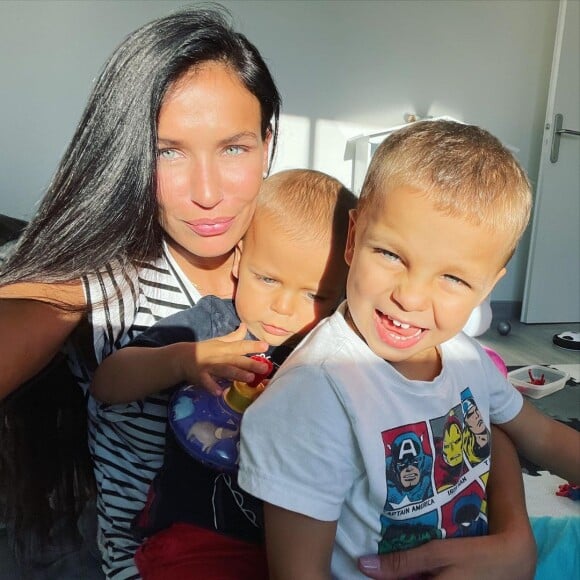 Julie Ricci avec ses fils Gianni et Giovann