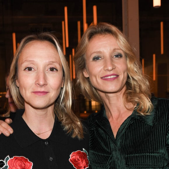 Audrey Lamy enceinte et sa soeur Alexandra Lamy - Remise des Bold Woman Awards by Veuve Clicquot au 3 Mazarine à Paris. © Coadic Guirec/Bestimage