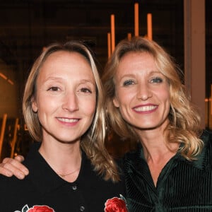 Audrey Lamy enceinte et sa soeur Alexandra Lamy - Remise des Bold Woman Awards by Veuve Clicquot au 3 Mazarine à Paris le 14 novembre 2019. © Coadic Guirec/Bestimage