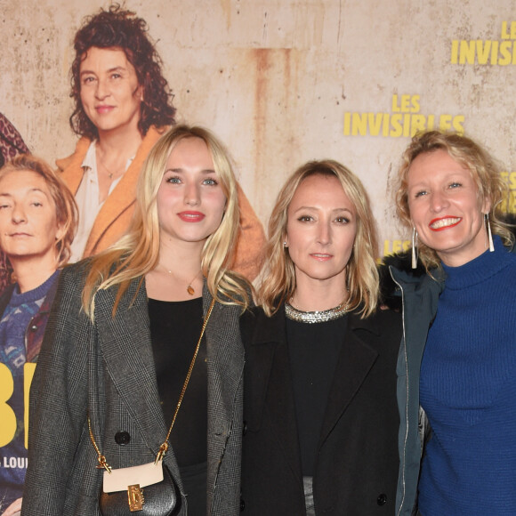Alexandra Lamy avec sa fille Chloe Jouannet et sa soeur Audrey Lamy - Avant-première du film "Les Invisibles" au cinéma Gaumont Opéra à Paris, le 7 janvier 2019. © Coadic Guirec/Bestimage