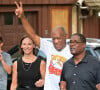 L'acteur Bill Cosby, accompagné de son avocate, est de retour à son domicile à Elkins Park, après sa libération suite à l'annulation de sa condamnation. Le 30 juin 2021