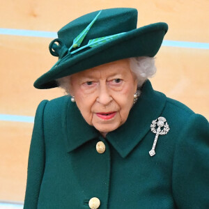 La reine Elisabeth II d'Angleterre, le prince Charles, prince de Galles, et Camilla Parker Bowles, duchesse de Cornouailles, au Parlement écossais à Edimbourg, Ecosse, Royaume Uni, le 2 octobre 2021. 