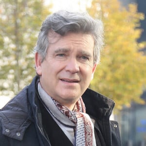 Exclusif - Arnaud Montebourg arrive aux studios de BFM TV à Paris le 9 novembre 2020.