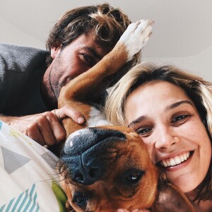 Camille Lou et son compagnon Romain Laulhe sur Instagram. Le 14 octobre 2021.