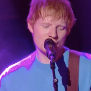 Terence James (équipe de Mika) a chanté en duo avec Ed Sheeran lors de la finale de "The Voice All Stars" - TF1