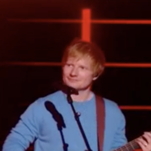 Terence James (équipe de Mika) a chanté en duo avec Ed Sheeran lors de la finale de "The Voice All Stars" - TF1