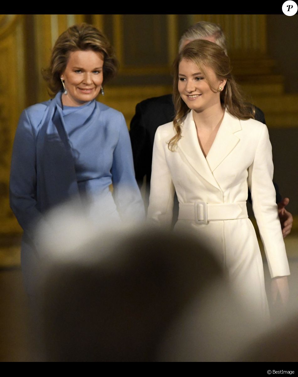 La reine Mathilde de Belgique - La princesse Elisabeth de Belgique, duchesse de Brabant, fête ses 18 ans dans la salle du trône au palais royal à Bruxelles le 25 octobre 2019.