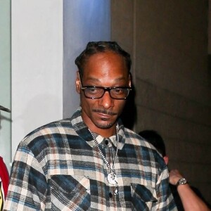 Snoop Dogg fait une apparition dans la nouvelle boutique de cannabis haut de gamme "WonderBrett" à Los Angeles, Californie, Etats-Unis, le 8 juillet 2021.