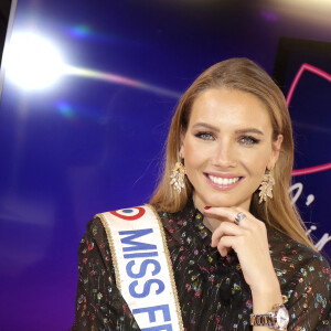 Exclusif - Rendez-vous avec Amandine Petit, miss France 2021, en marge de l'enregistrement de l'émission L'instant de Luxe à Paris le 21 octobre 2021. © Cédric Perrin / Bestimage 