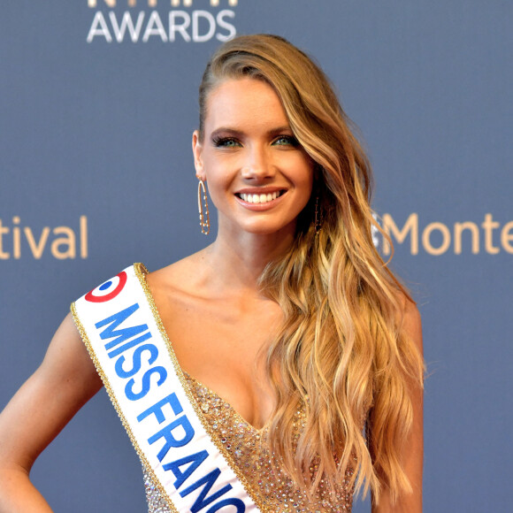 Amandine Petit lors du photocall de la cérémonie des Nymphes d'Or du 60ème festival de télévision de Monte Carlo au Grimaldi Forum à Monaco © Bruno Bebert / Bestimage 