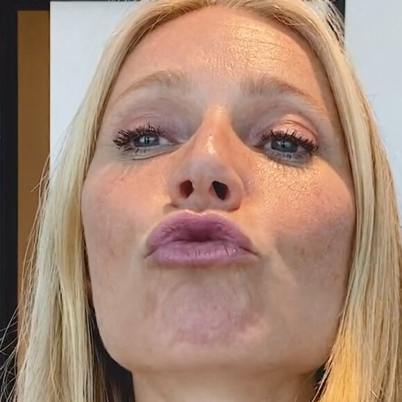 Gwyneth Paltrow a mis en ligne une vidéo pour le magazine Vogue dans laquelle elle explique comment prendre soin de sa peau.