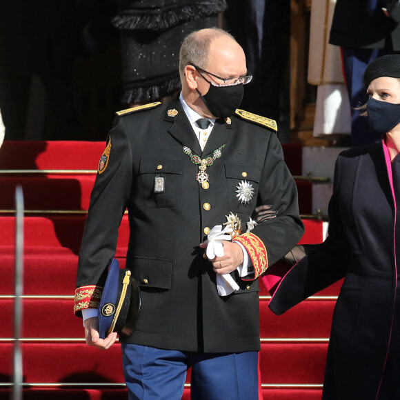 Le prince Albert II de Monaco, la princesse Charlène de Monaco - Sorties - La famille princière assiste à la messe d'action de grace avec Te Deum à la cathédrale de Monaco à l'occasion de la Fête Nationale 2020 de la principauté de Monaco le 19 novembre 2020. © Cyril Dodergny / Nice Matin / Bestimage