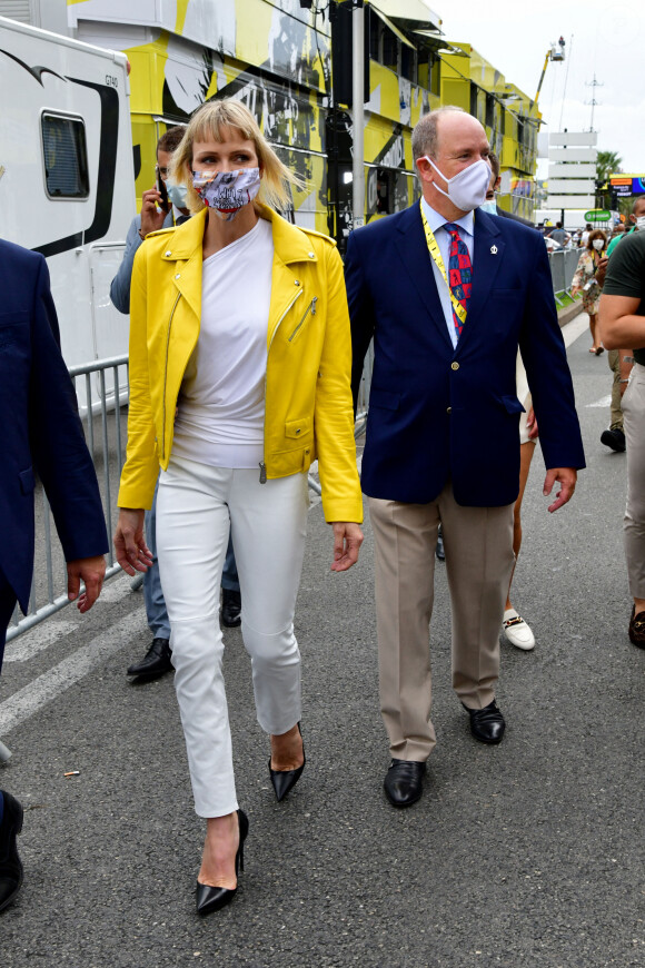 La princesse Charlene de Monaco et le prince Albert II de Monaco durant le 1er jour du Tour de France 2020 à Nice, le 29 août 2020. Un tour de France placé sous des mesures sanitaires strictes en période de COVID-19. © Bruno Bebert / Bestimage