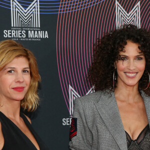 Juliette Tresanini, Linda Hardy - Photocall de la cérémonie d'ouverture du Festival Series Mania à Lille. Le 26 août 2021.