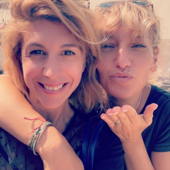Juliette Tresanini et Julie Debazac - Juliette Tresanini fait ses adieux à la série "Demain nous appartient". Le 26 octobre 2021.