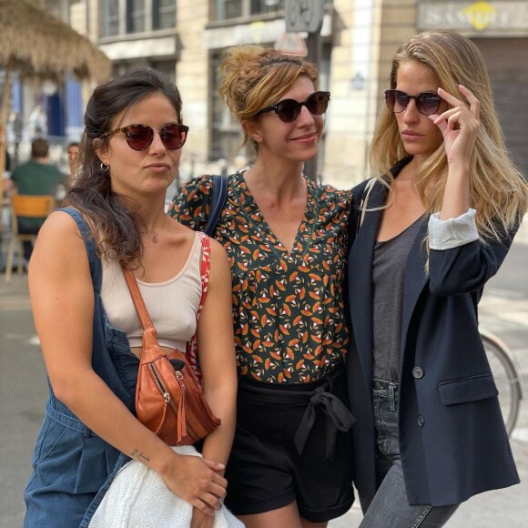 Raphaële Volkoff, Juliette Tresanini et Solène Hébert - Juliette Tresanini fait ses adieux à la série "Demain nous appartient". Le 26 octobre 2021.