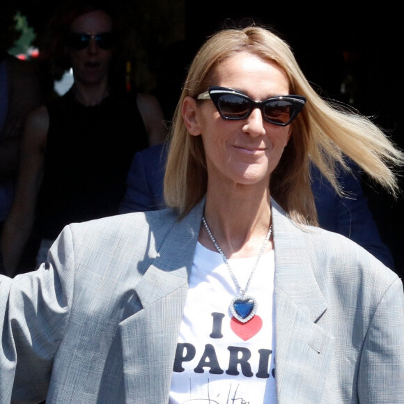 Celine Dion à la sortie de l'hôtel de Crillon à Paris pendant la fashion week Haute-Couture automne-hiver 2019/2020 le 3 juillet 2019.