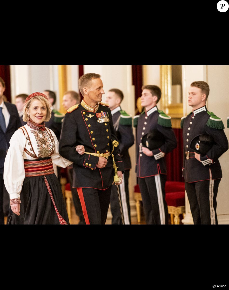 La directrice de la police Benedicte Bjornland et le chef de la Défense Eirik Kristoffersen - Dîner officiel pour les représentants du parlement au château d'Oslo, le 28 octobre 2021.