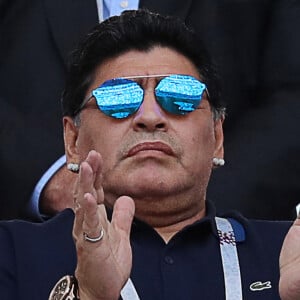 Diego Maradona - Célébrités dans les tribunes lors de la 8ème de finale du match de coupe du monde opposant la France à l'Argentine au stade Kazan Arena à Kazan, Russie, le 30 juin 2018.