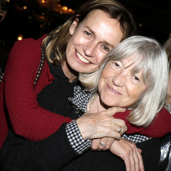 Sandrine Bonnaire et Marie-France Brière - Concert de Nicoletta, à l'occasion de ses 50 ans de carrière, au Lido à Paris. Le 4 novembre 2021. © Cédric Perrin / Bestimage