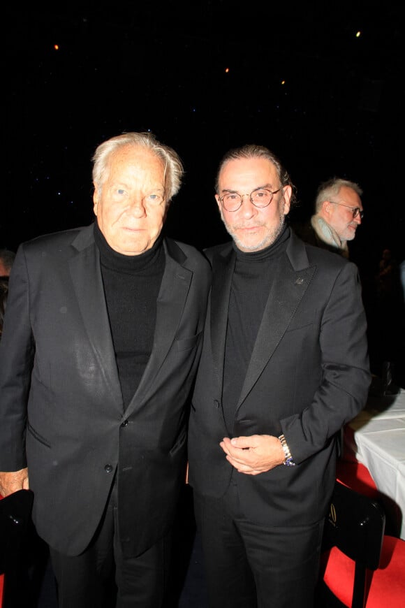 Massimo Gargia et Pascal Bourquard - People au concert de Nicoletta, à l'occasion de ses 50 ans de carrière, au Lido à Paris. C'est la première fois depuis 20 ans que le Lido accueille un concert. La chanteuse remontera sur cette scène le 7 novembre. Le 4 novembre 2021
