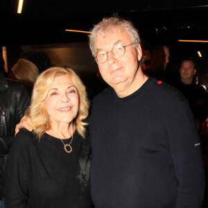 Nicoletta et Dominique Besnehard - People au concert de Nicoletta, à l'occasion de ses 50 ans de carrière, au Lido à Paris. C'est la première fois depuis 20 ans que le Lido accueille un concert. La chanteuse remontera sur cette scène le 7 novembre. Le 4 novembre 2021